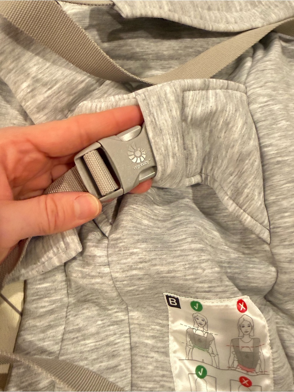 Ergoaby Embrace Soft Grey - Picture 12 of 16